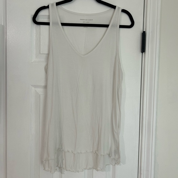 American Eagle Outfitters Tops - Ruffle hem tank top